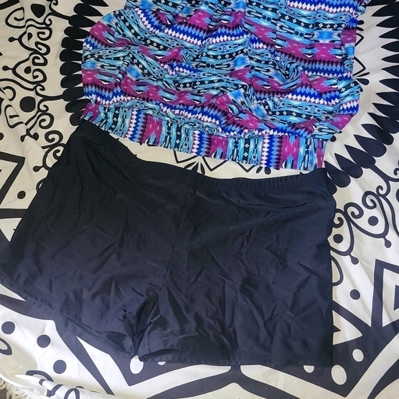 2 Piece Tankini Swimsuit - Picture 2 of 3